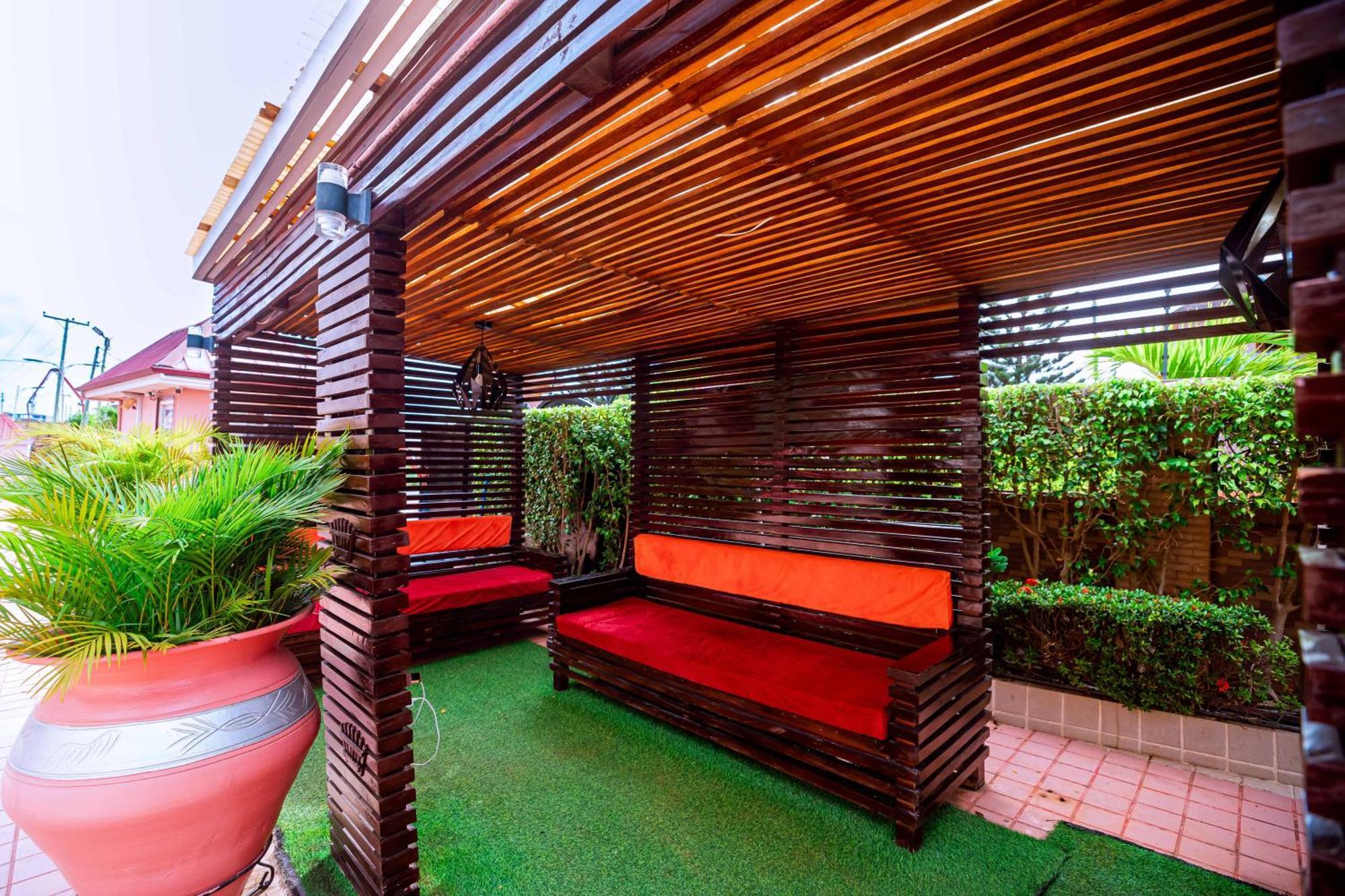 Ibranad Apartments อักกรา ภายนอก รูปภาพ