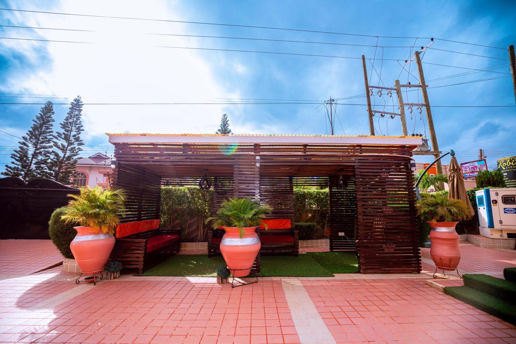 Ibranad Apartments อักกรา ภายนอก รูปภาพ